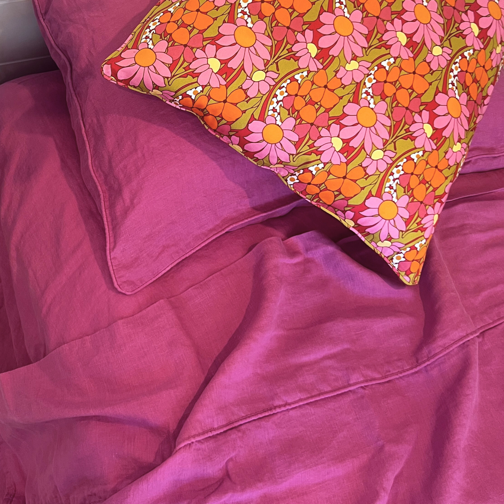 Raspberry Linen Pillowcase Set