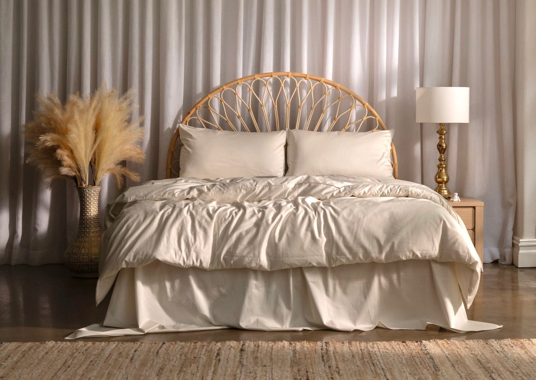 Beddie's Cloud Bed sheets, pillowcases and quilt covers. A beautiful tone of creamy white with a pale yellow undertone. Pantone Cloud Dancer. Best cotton sheets, best cotton pillowcases, best cotton quilt covers in Australia. 