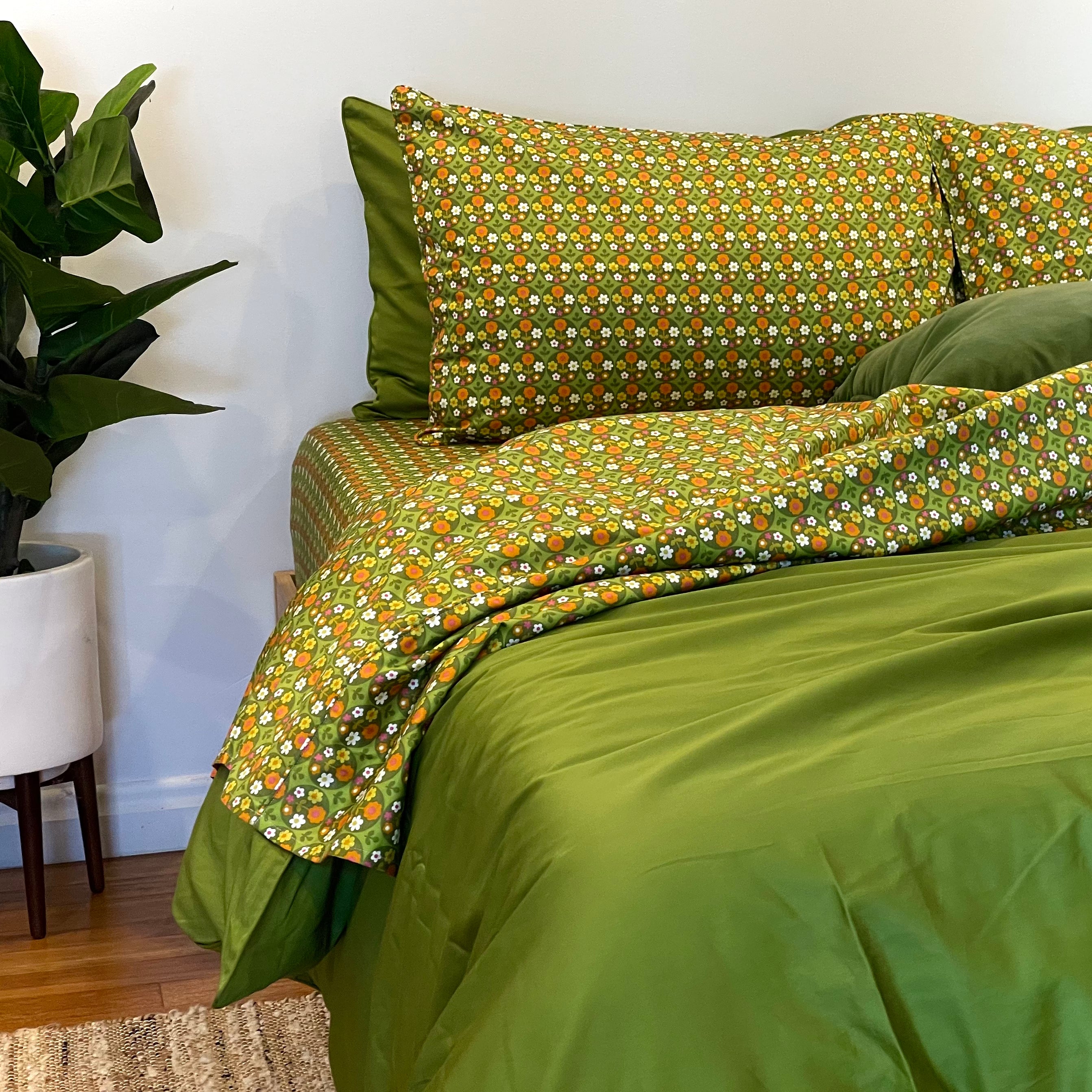 Beddie Flat and Fitted Bloom Sheets. Available in Sydney NSW. Free shipping Australia wide. Pure Cotton sheets and pillowcases in beautiful designs and colours.